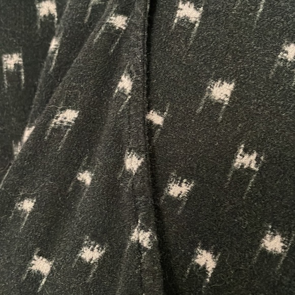 Universal Thread Wrap Front Crop Top - Picture 3 of 3